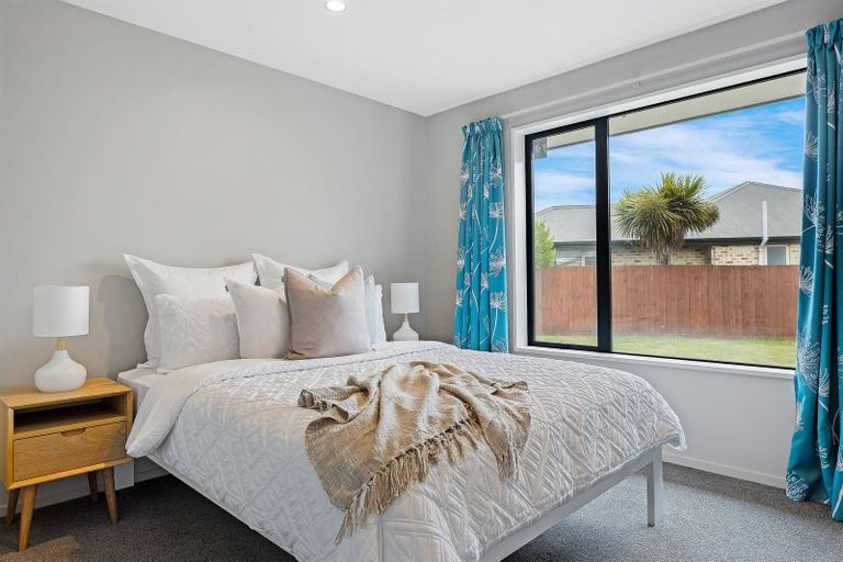Photo of property in 15 Mollymawk Place, Woolston, Christchurch, 8023
