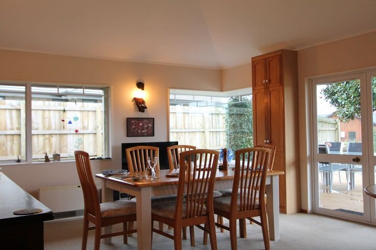 Photo of property in 387 Frankley Road, Ferndale, New Plymouth, 4310