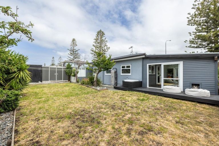Photo of property in 29 Pukeko Place, Westshore, Napier, 4110