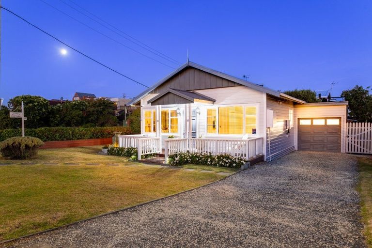 Photo of property in 96 Marine Parade, Paraparaumu Beach, Paraparaumu, 5032