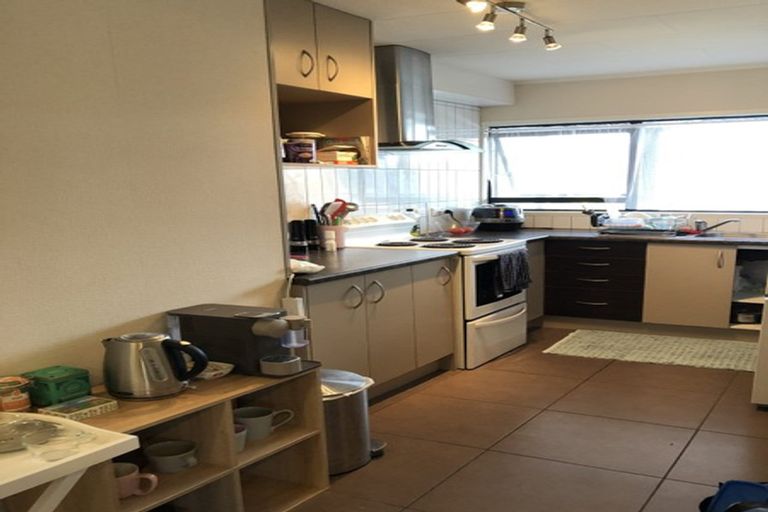 Photo of property in 73 Santiago Crescent, Unsworth Heights, Auckland, 0632