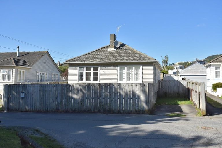 Photo of property in 79 Broderick Road, Johnsonville, Wellington, 6037
