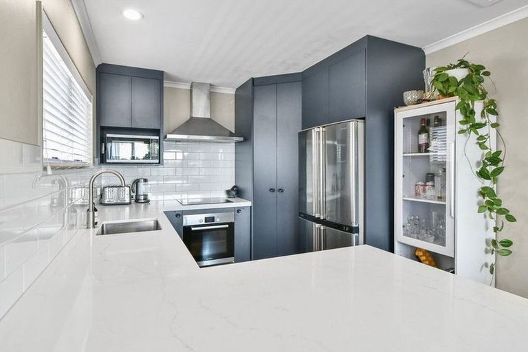 Photo of property in 11a Logan Place, Waiuku, 2123