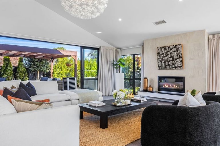 Photo of property in 6 Waitikiri Square, Parklands, Christchurch, 8083