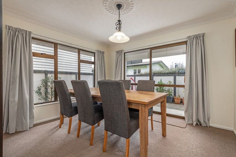 Photo of property in 1a Surrey Crescent, Hokowhitu, Palmerston North, 4410