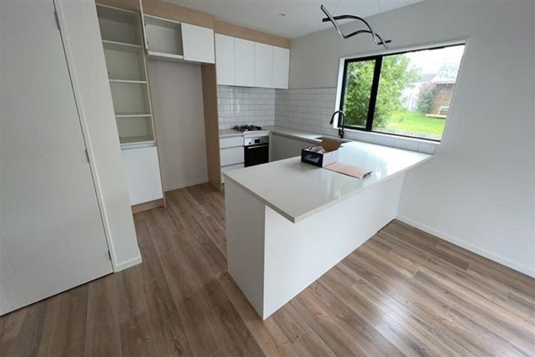 Photo of property in 20b Pipitea Place, Massey, Auckland, 0614