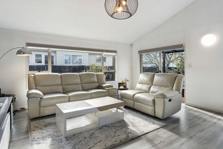 Photo of property in 75 Kamara Road, Glen Eden, Auckland, 0602