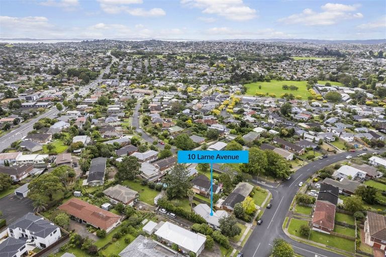 Photo of property in 10 Larne Avenue, Pakuranga Heights, Auckland, 2010