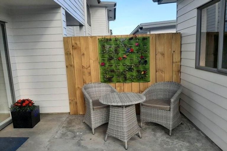 Photo of property in 1/3 Hulme Place, Henderson, Auckland, 0612