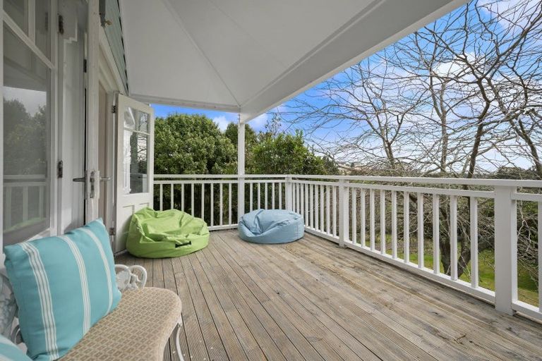 Photo of property in 201 Kaipara Road, Papakura, 2582