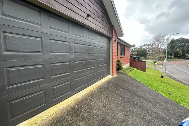 Photo of property in 45 Helleur Road, Massey, Auckland, 0614