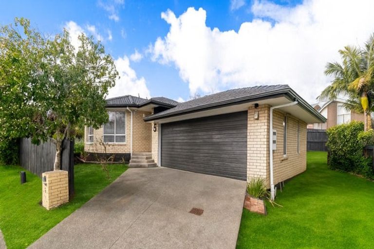 Photo of property in 5 Kasia Close, Massey, Auckland, 0614