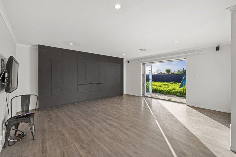Photo of property in 45 Karioitahi Road, Waiuku, 2683