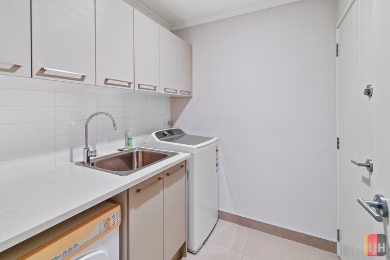 Photo of property in 242 Harbourside Drive, Karaka, Papakura, 2113