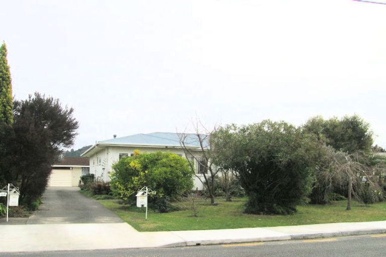 Photo of property in 11 Cambridge Terrace, Taradale, Napier, 4112