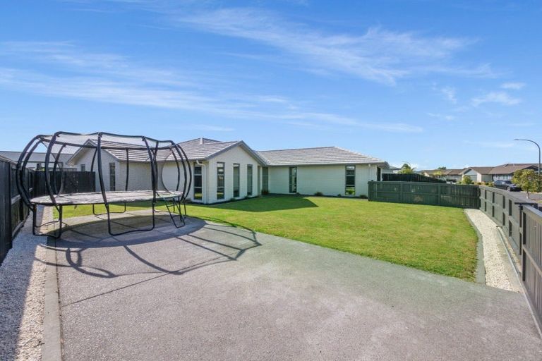Photo of property in 3 Raiha Street, Papamoa Beach, Papamoa, 3118