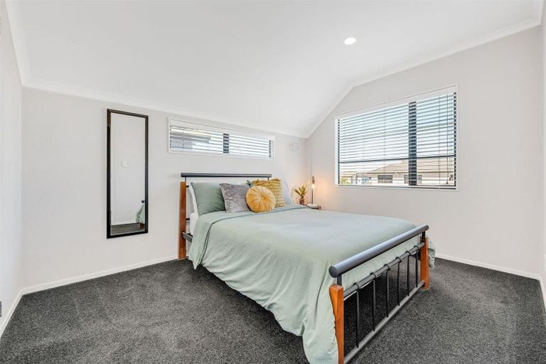 Photo of property in 14 Heidi Crescent, Flat Bush, Auckland, 2016