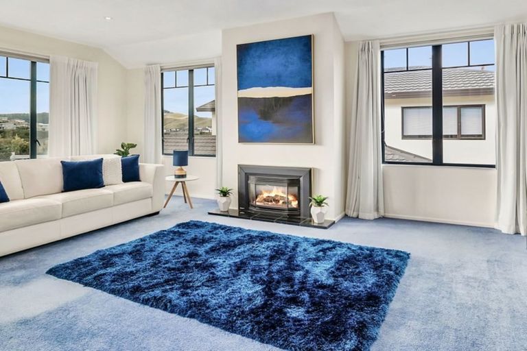 Photo of property in 21 Derry Hill, Churton Park, Wellington, 6037