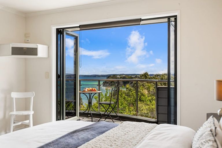 Photo of property in 65 Roberts Road, Matakatia, Whangaparaoa, 0930
