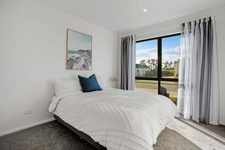 Photo of property in 1 Lamont Place, Waikanae, 5036