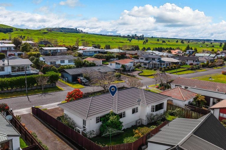 Photo of property in 2/8 Kinder Street, Acacia Bay, Taupo, 3330