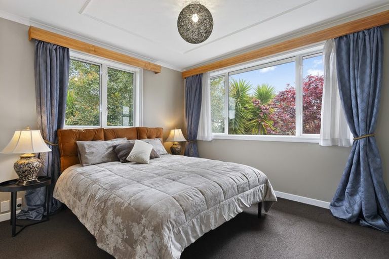 Photo of property in 11 Rangeview Road, Sunnyvale, Auckland, 0612