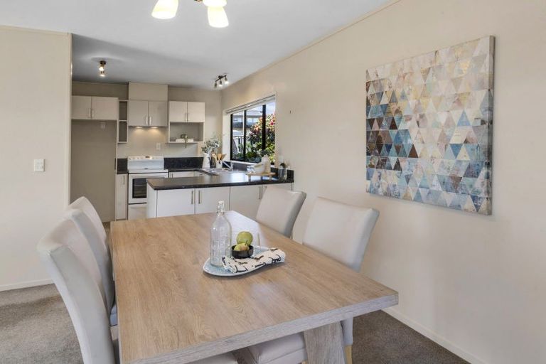 Photo of property in 2/5 Askew Place, Farm Cove, Auckland, 2012