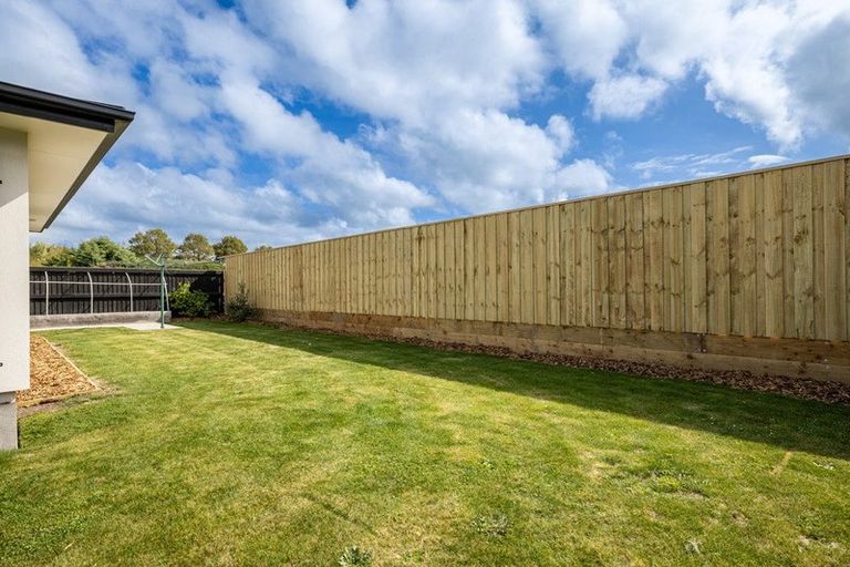 Photo of property in 16 Dollar Place, Prebbleton, 7604