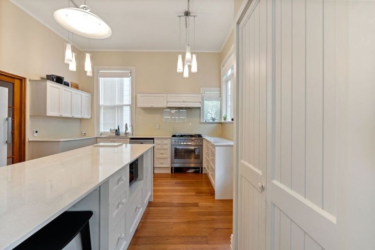 Photo of property in 20 Talavera Terrace, Kelburn, Wellington, 6012