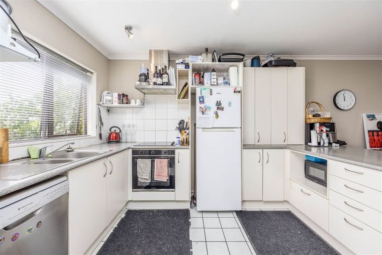 Photo of property in 98c Naylors Drive, Mangere, Auckland, 2022