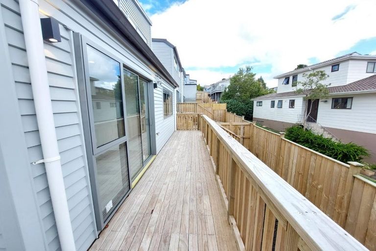 Photo of property in 7/11 Celeste Place, Totara Vale, Auckland, 0627