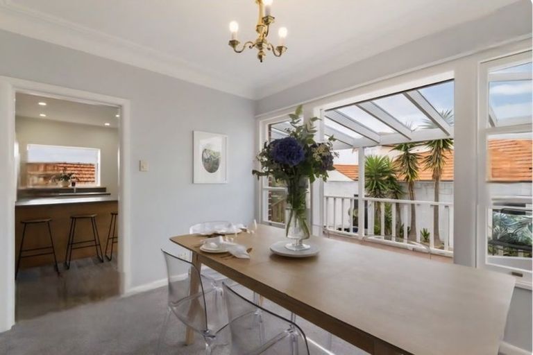 Photo of property in 31 Norwood Road, Bayswater, Auckland, 0622