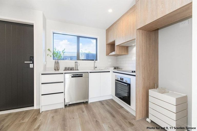Photo of property in 9/11 Scanlen Terrace, Kelston, Auckland, 0602