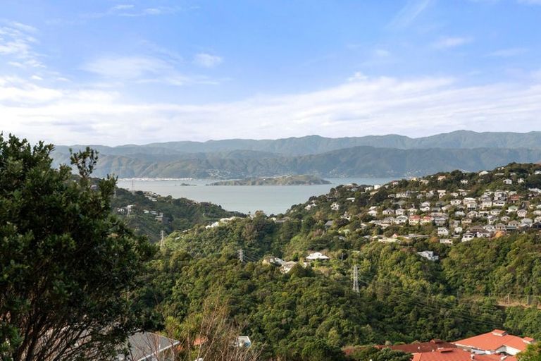 Photo of property in 1/60 Winston Street, Crofton Downs, Wellington, 6035