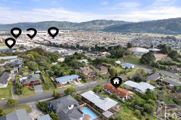 Photo of property in 5 Seymour Grove, Kingsley Heights, Upper Hutt, 5018