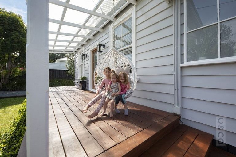 Photo of property in 5 Elliot Street, Riverhead, 0820