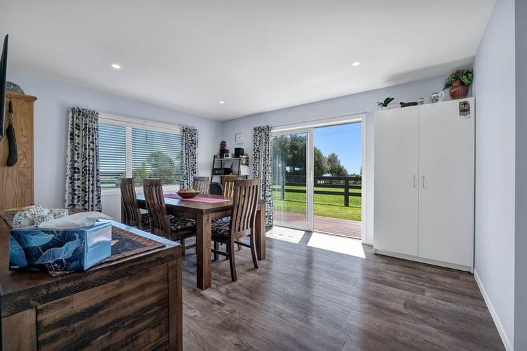 Photo of property in 43 Carrs Road, Urenui, 4377