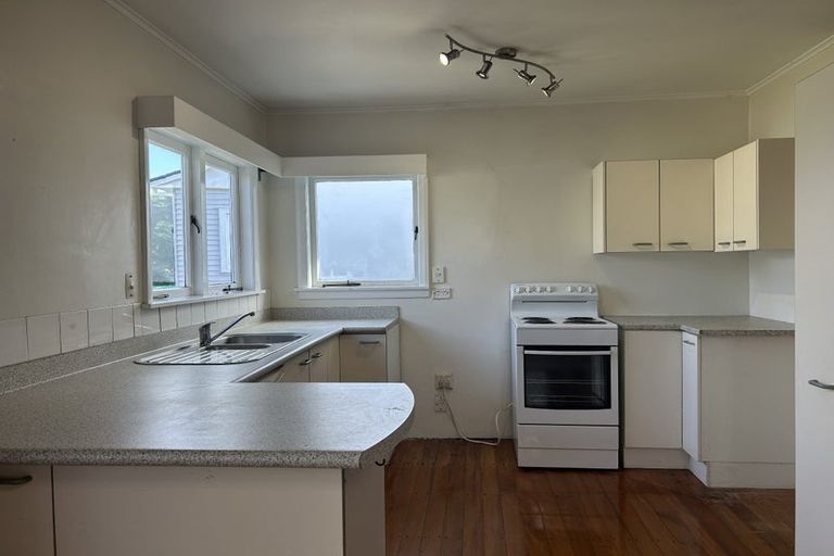 Photo of property in 178 Waimumu Road, Massey, Auckland, 0614