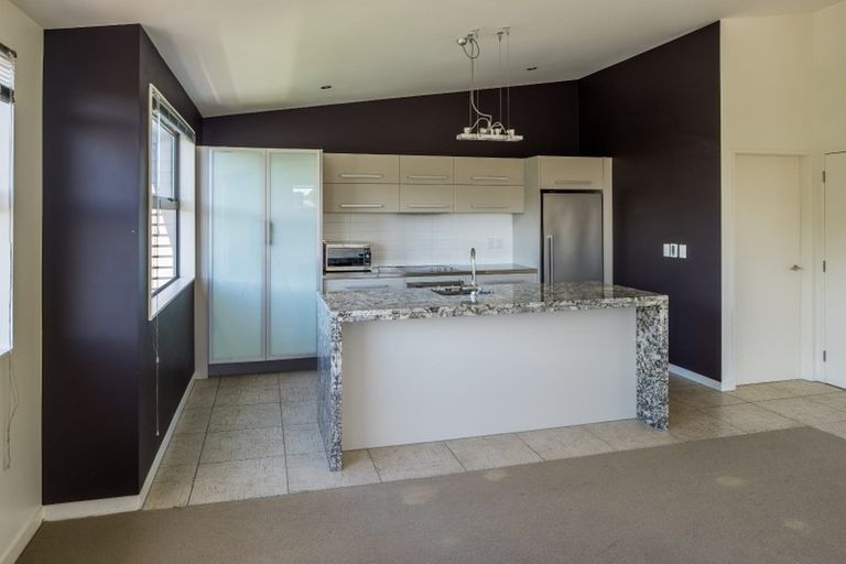 Photo of property in 51 Tiketike Way, Brooklyn, Wellington, 6021