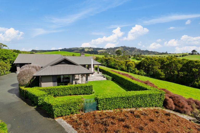 Photo of property in 167 Cape Rodney Road, Leigh, 0985