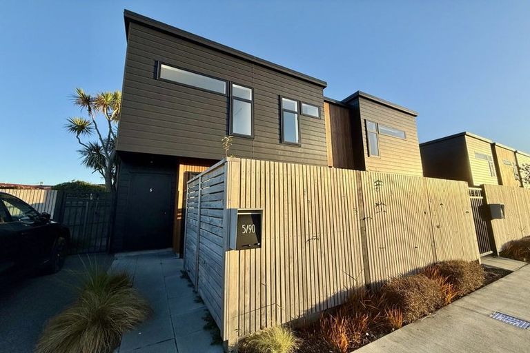 Photo of property in 5/90 Knights Road, Hutt Central, Lower Hutt, 5010