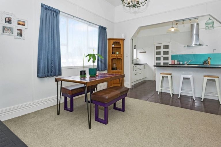 Photo of property in 60 Prospect Terrace, Pukekohe, 2120