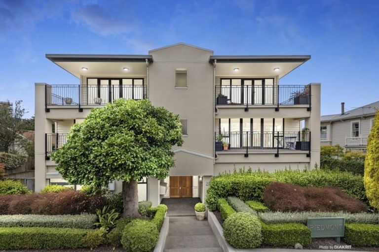 Photo of property in 28u4 Hobson Street, Thorndon, Wellington, 6011