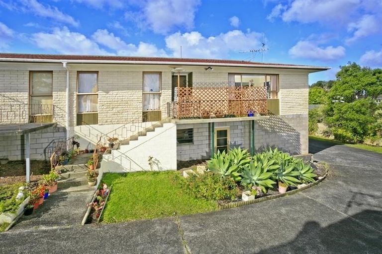 Photo of property in 2/10 Manuka Road, Glenfield, Auckland, 0629