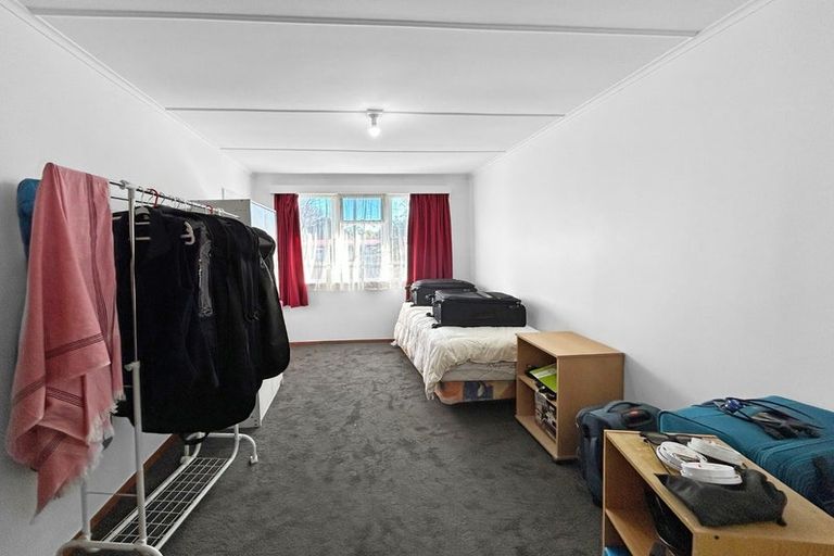 Photo of property in 14 Belfast Place, Roslyn, Palmerston North, 4414