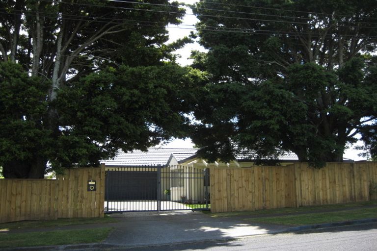 Photo of property in 2/45 Takanini Road, Takanini, 2112