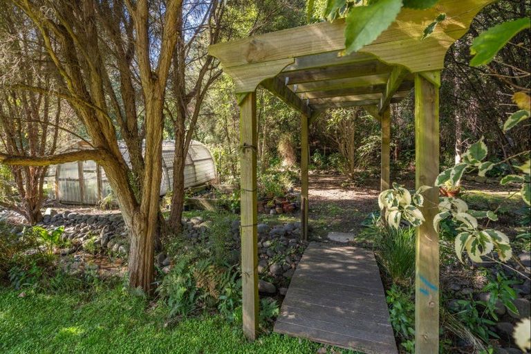 Photo of property in 205 Okuti Valley Road, Little River, 7591