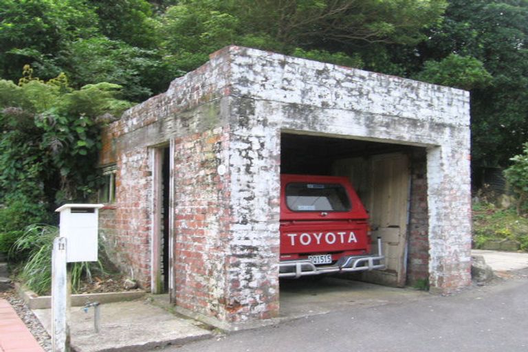 Photo of property in 11 Wavell Street, Karori, Wellington, 6012