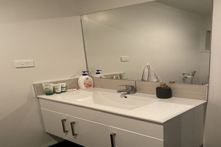 Photo of property in 1u4 June Place, Hamilton East, Hamilton, 3216