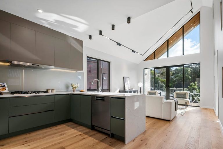 Photo of property in 1 Weetman Drive, Browns Bay, Auckland, 0630